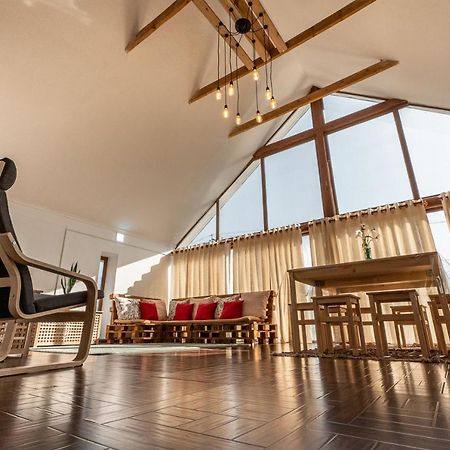 Modern Loft Lighthouse Hostel คาราโคล ภายนอก รูปภาพ