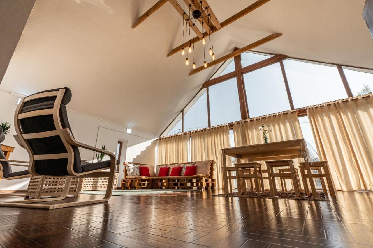Modern Loft Lighthouse Hostel คาราโคล ภายนอก รูปภาพ