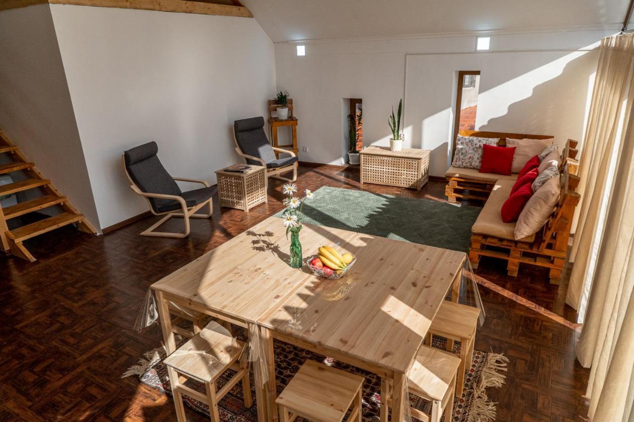 Modern Loft Lighthouse Hostel คาราโคล ภายนอก รูปภาพ