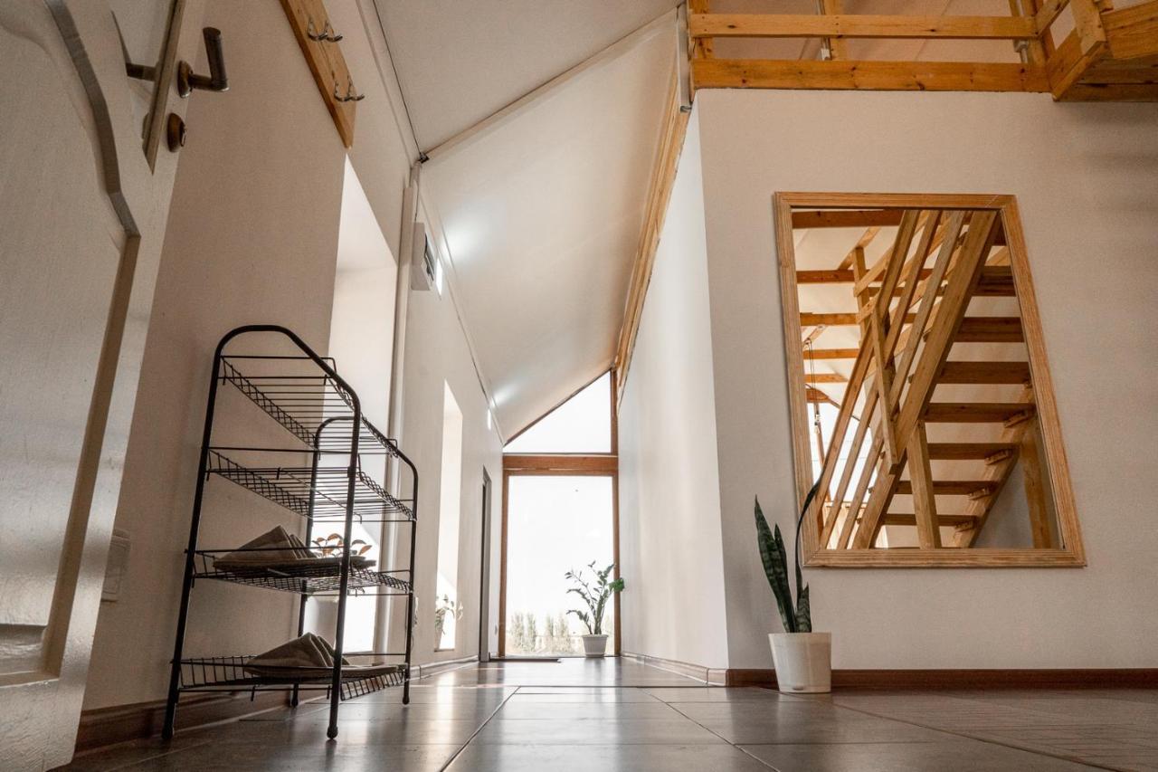 Modern Loft Lighthouse Hostel คาราโคล ภายนอก รูปภาพ