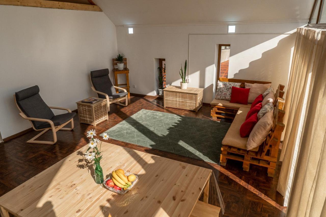 Modern Loft Lighthouse Hostel คาราโคล ภายนอก รูปภาพ