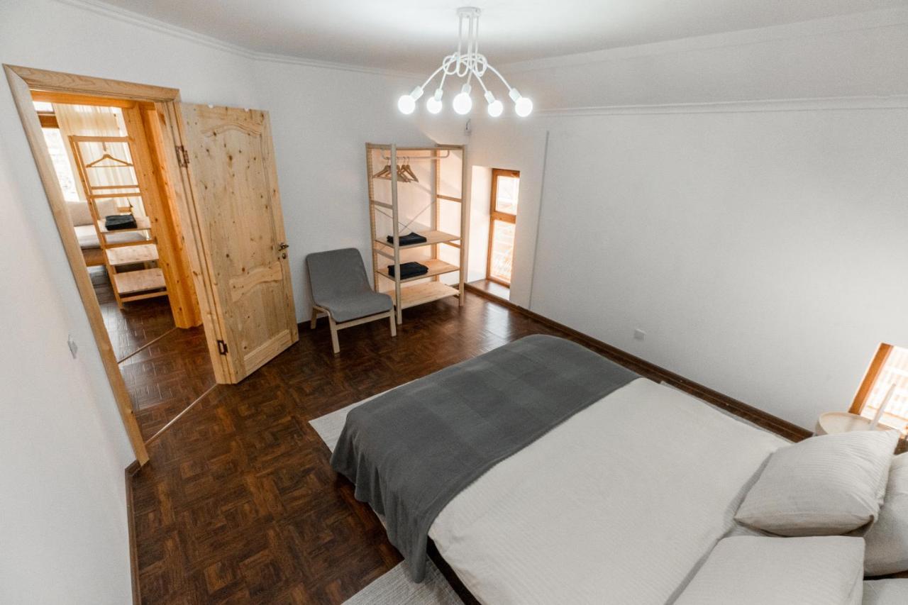 Modern Loft Lighthouse Hostel คาราโคล ภายนอก รูปภาพ