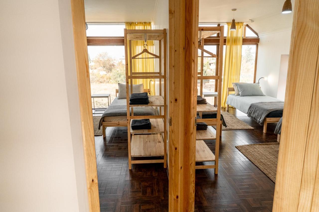Modern Loft Lighthouse Hostel คาราโคล ภายนอก รูปภาพ